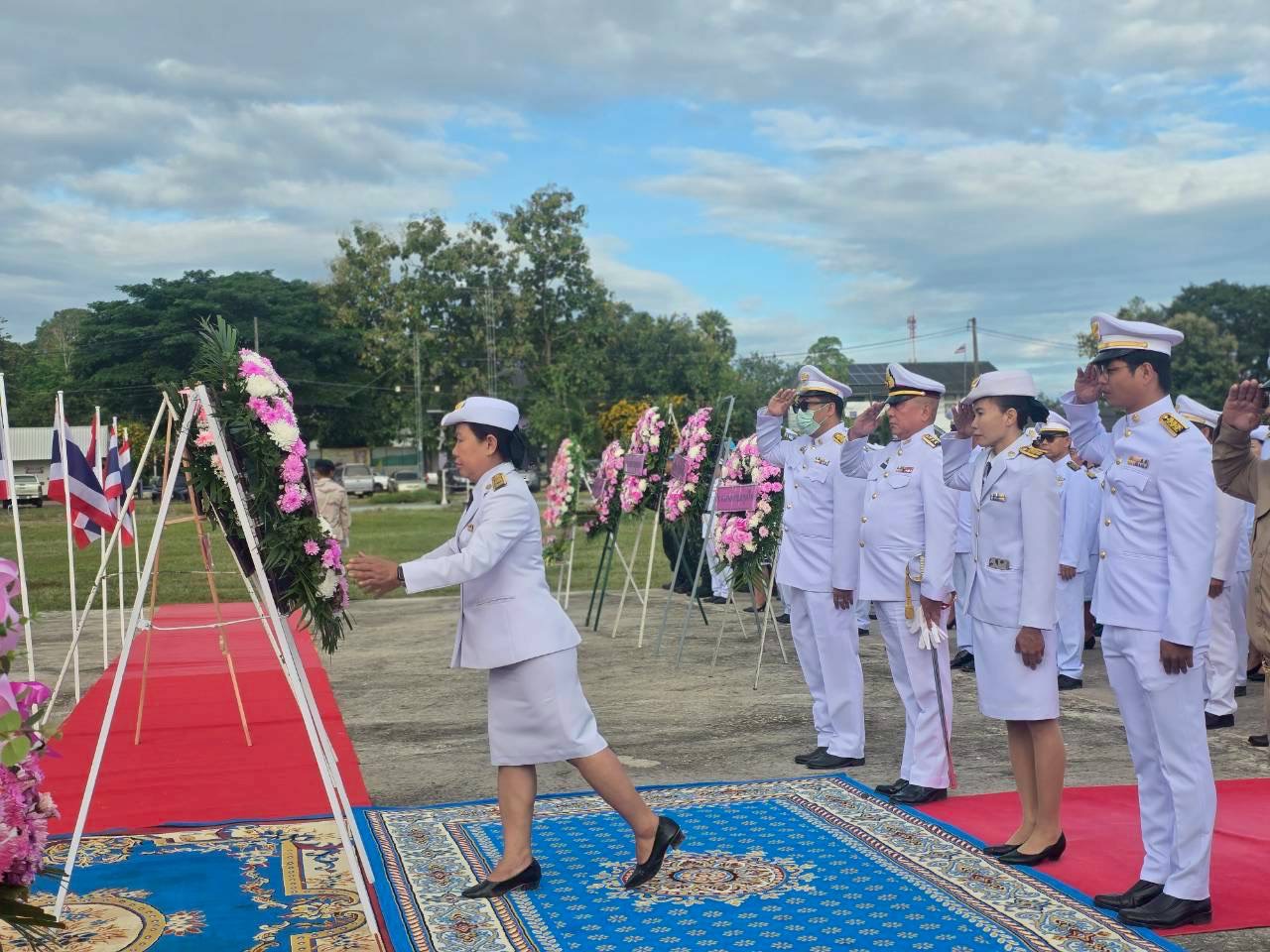 พช.กุดบาก : ร่วมวางพวงมาลาถวายราชสักการะ น้อมรำลึกในพระมหากรุณาธิคุณ เนื่องในวันปิยมหาราช ประจำปี 2568